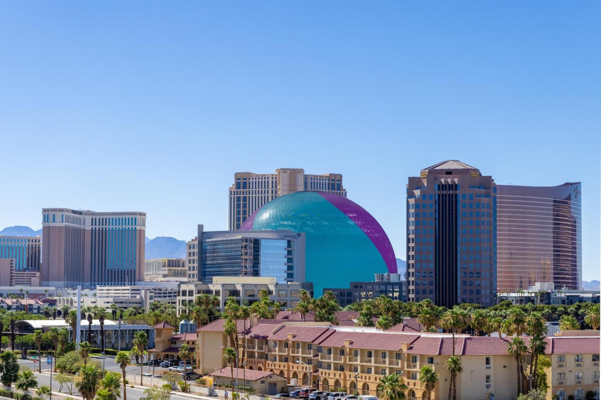 Doubletree By Hilton Las Vegas East Flamingo מראה חיצוני תמונה